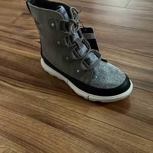 Sorel boots size 9